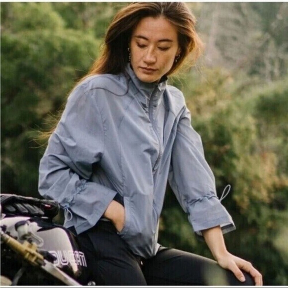 Zyia Active Gray Drawstrings Windbreaker